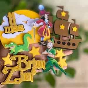 Arquivo digital de topo de bolo Peter Pan no formato Studio, ideal para festas infantis com tema de aventuras, fantasia e personagens encantadores.