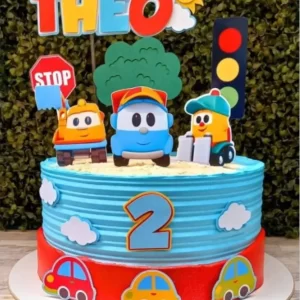 Arquivo digital de topo de bolo Leo Caminhão no formato Studio, ideal para festas infantis com tema de caminhões e veículos divertidos.