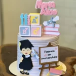 Bolo de Formatura Infantil Menina Studio
