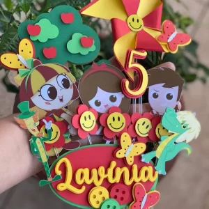 Arquivo digital de topo de bolo Emília no formato Studio, ideal para festas infantis com tema do Sítio do Picapau Amarelo.