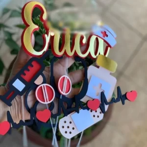 Topo de Bolo Enfermagem Studio para festa de formatura e decoração temática