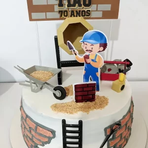 Topo de Bolo Pedreiro Studio para festa de aniversário e decoração temática