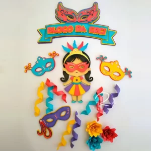 Topo de Bolo tema Bloquinho de Carnaval, com elementos festivos e coloridos, feito com Arquivo de Corte Studio Silhouette