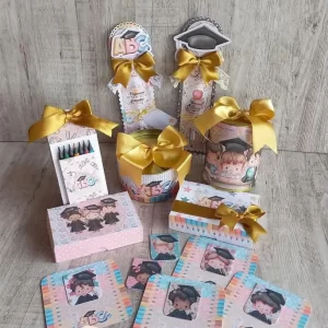 Conjunto de diversos elementos decorativos (diploma, coruja, livros, números) do tema Formatura ABC em PNG e PDF para imprimir