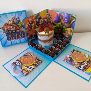 Arquivo personalizável dos Vingadores em Studio para Festa na Caixa.