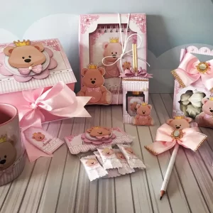 Arquivo digital para decoração de maternidade menina em Studio, PNG e PDF.